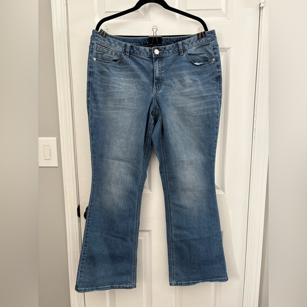 Lane Bryant 18 women’s low rise bootcut jean